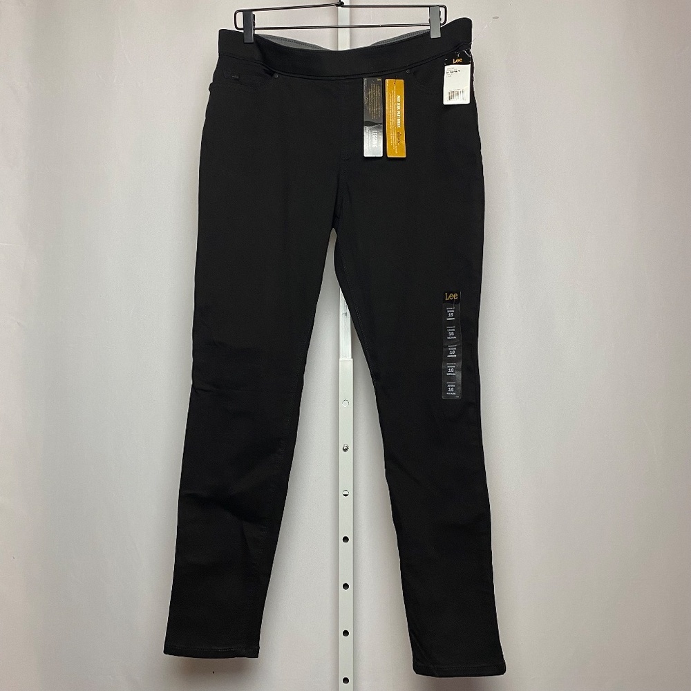 NWT Lee Womenʻs Plus Size Black Mid Rise Fit Dream Legging Size 16 - Picture 1 of 9